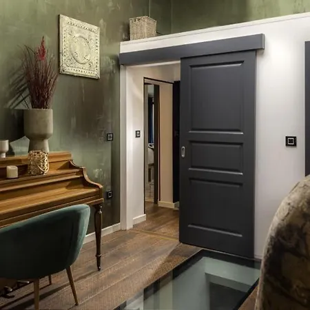 Shanti Apartment *