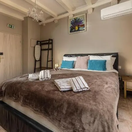 Shanti Apartman *